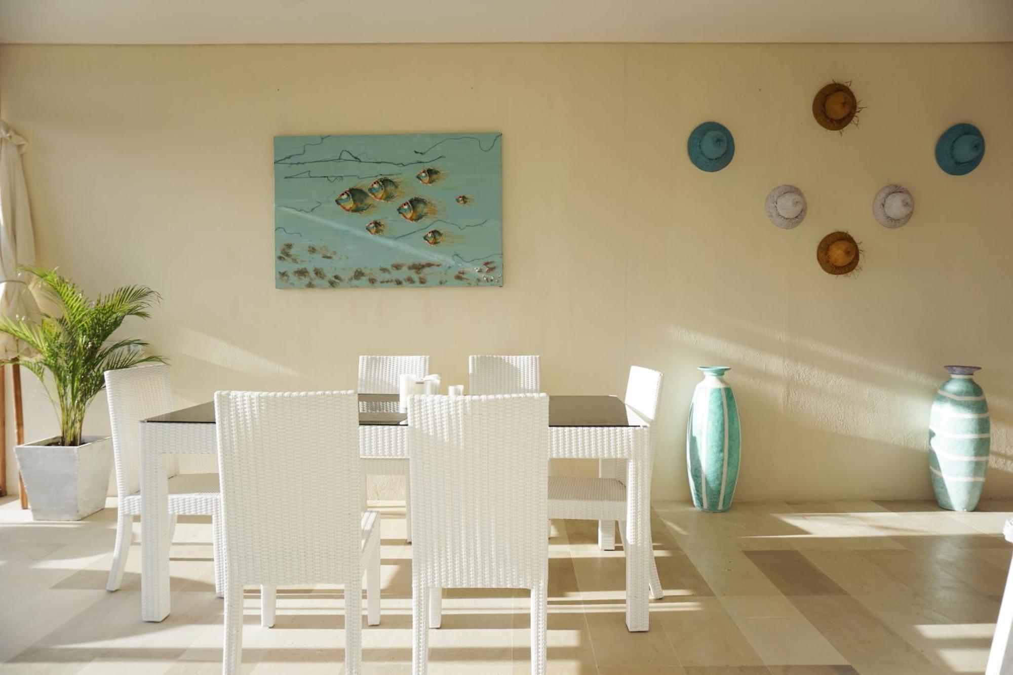 Villa Atas Pelangi Kuta  エクステリア 写真
