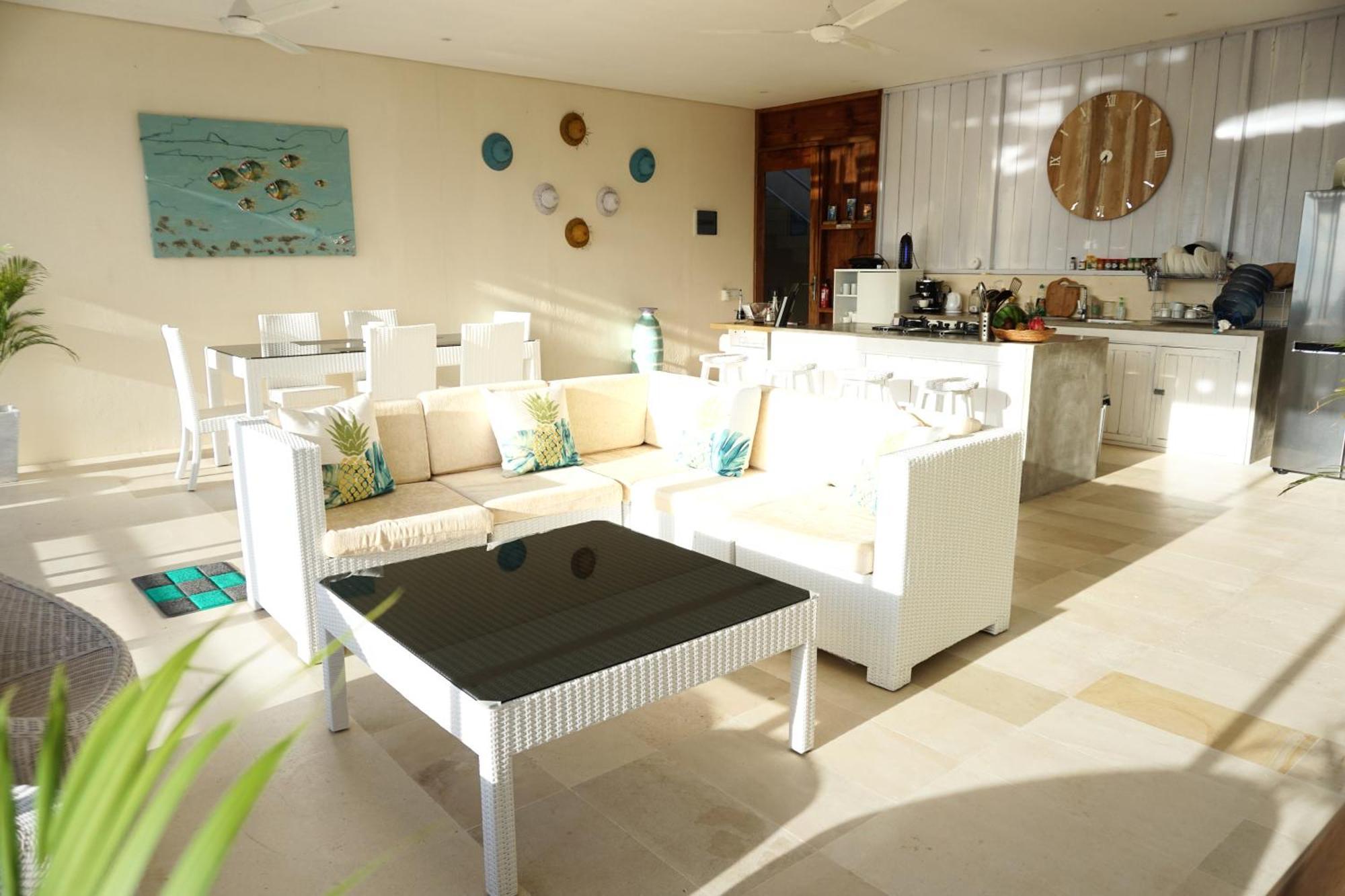Villa Atas Pelangi Kuta  エクステリア 写真