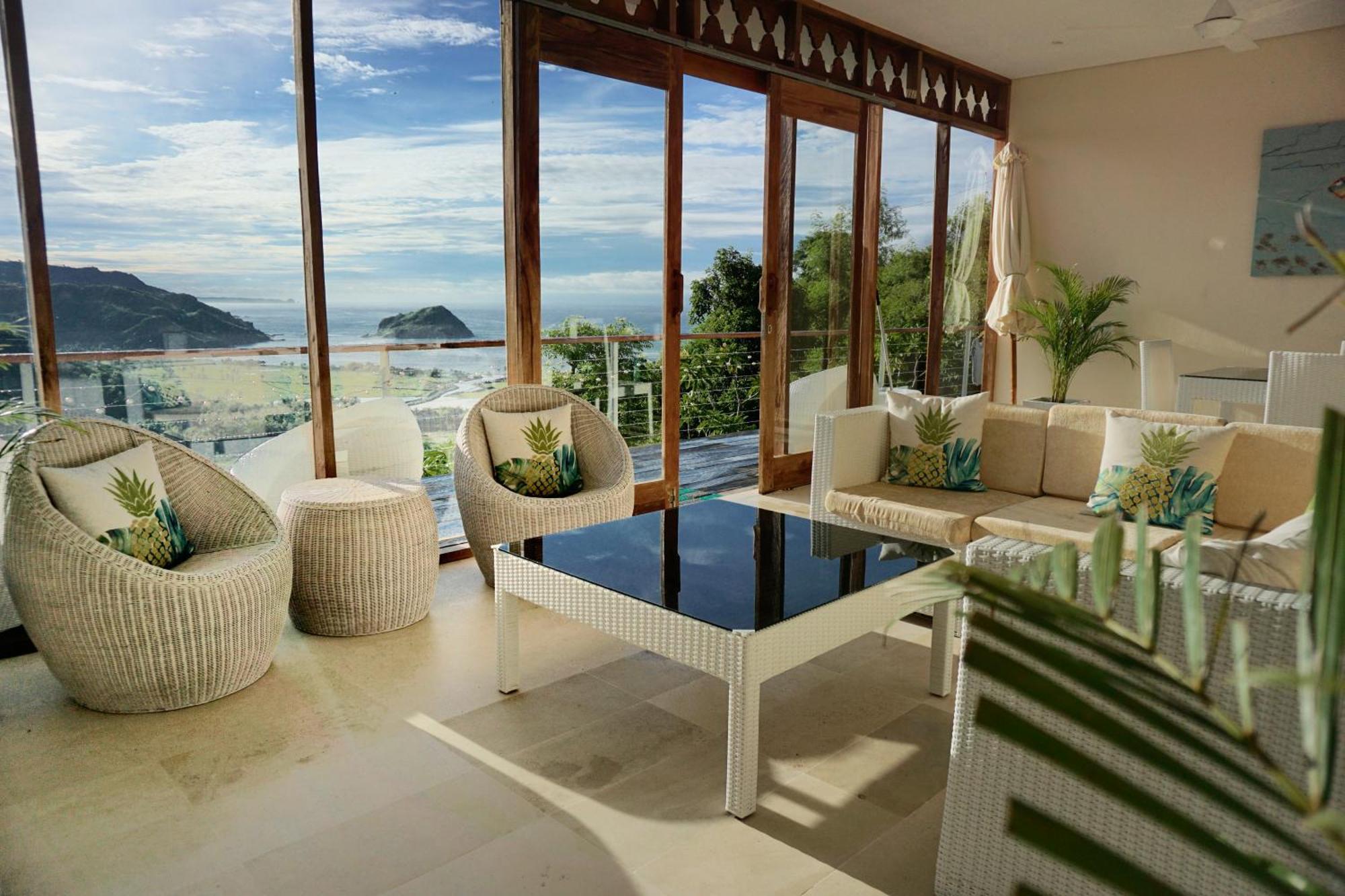 Villa Atas Pelangi Kuta  エクステリア 写真