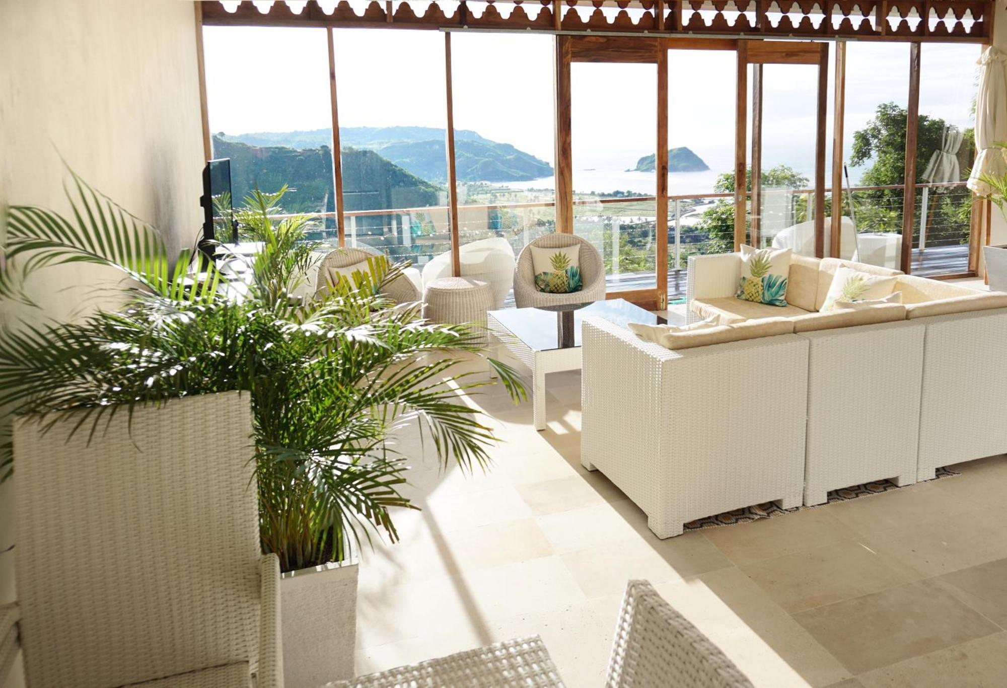 Villa Atas Pelangi Kuta  エクステリア 写真
