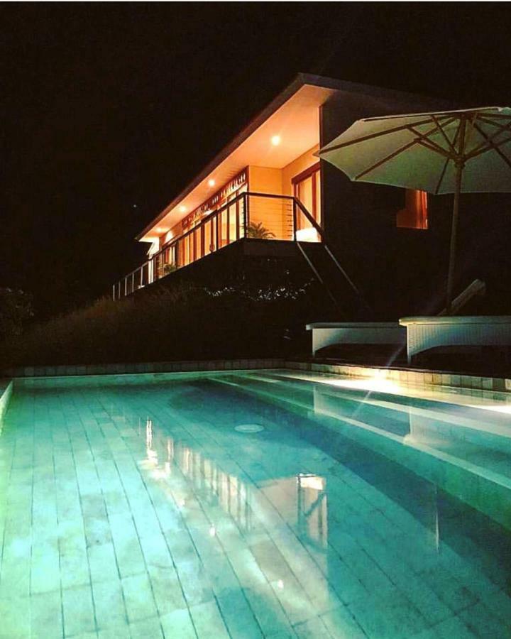 Villa Atas Pelangi Kuta  エクステリア 写真